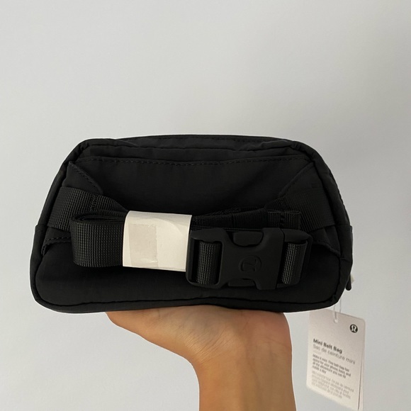 Lululemon everywhere belt bag black - Picture 2 of 4